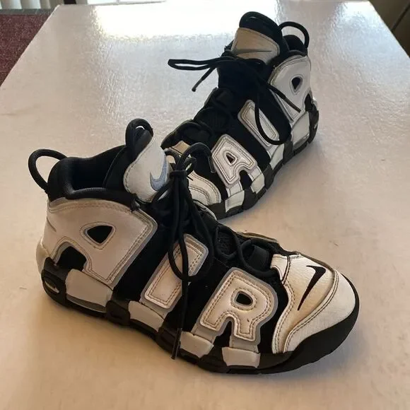 NIKE Kids More Uptempo Black/White Mid Tops Size 3Y - Picture 3 of 6